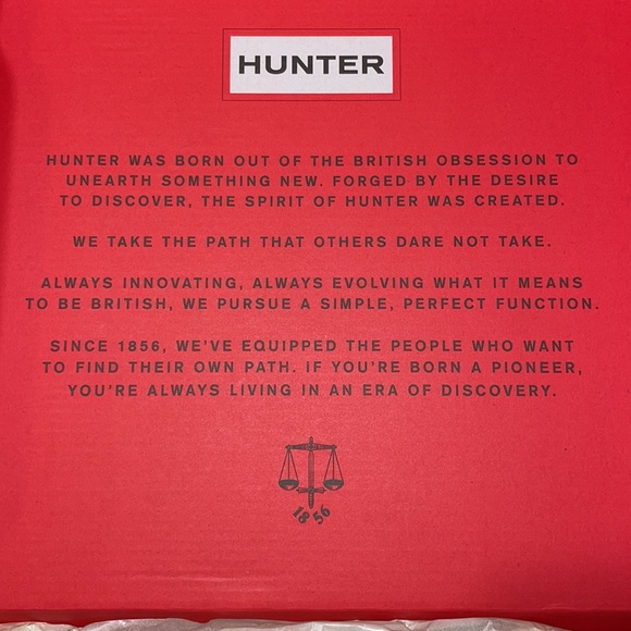 HUNTER Refined Stitch Detail Chelsea Boots - Picture 11 of 17